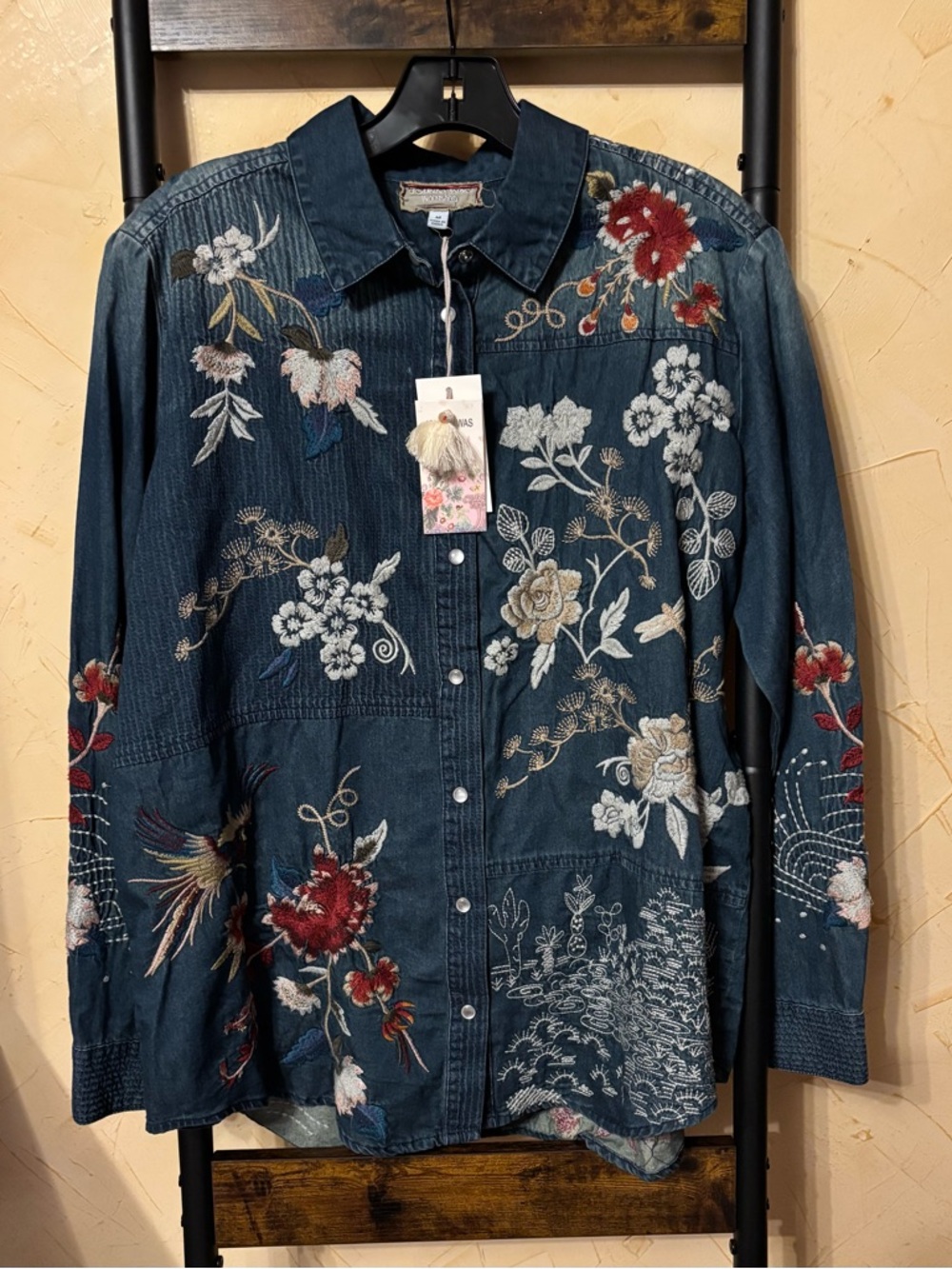 Johnny Was Workshop Size M Embroidered Floral Denim Shirt - Blue